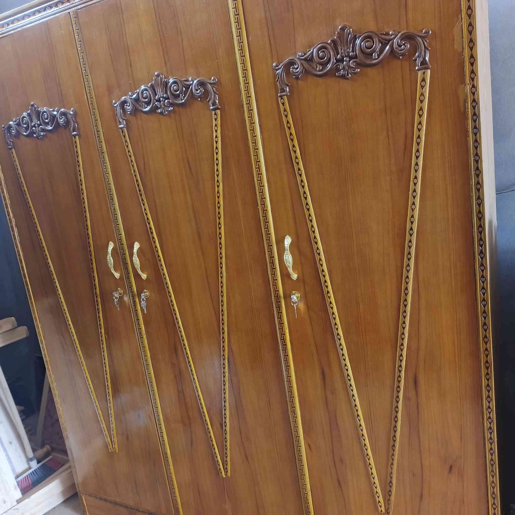 غرفة خشب • نظيفه • ديوانية السنيه