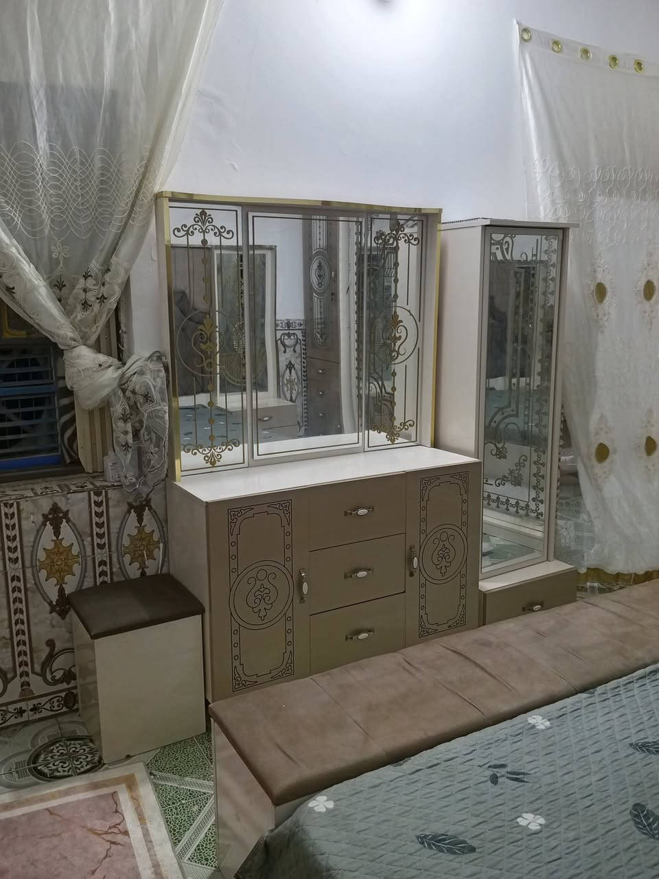 غرفة تركي • ٩ قطع • نضافة مية بالمية