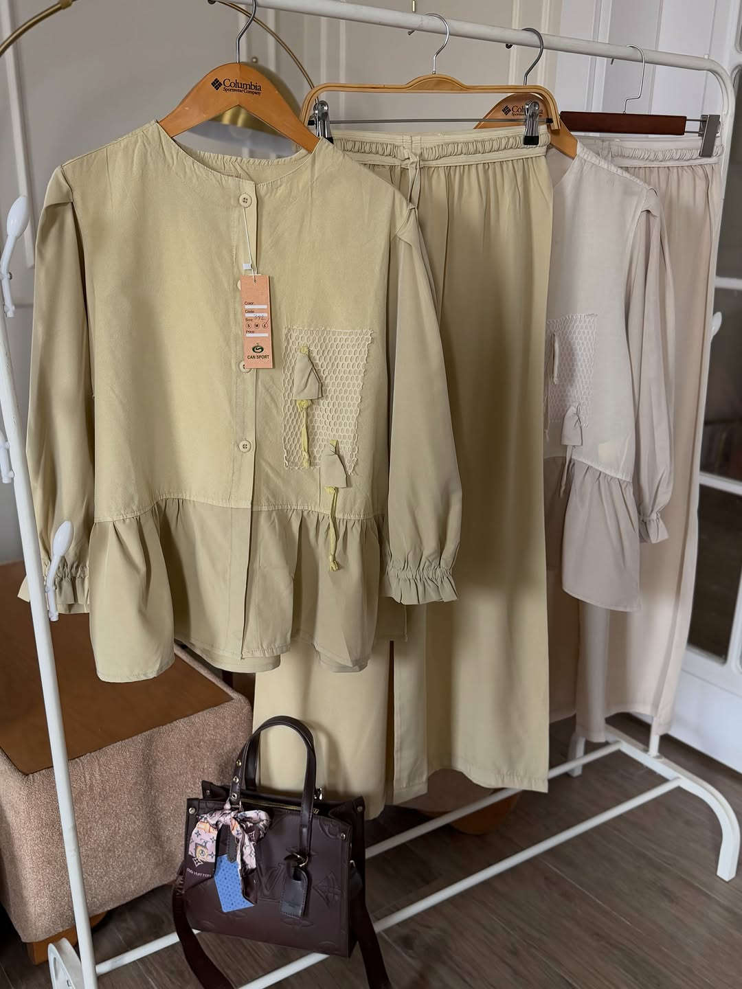 New collection ✨🍁🍁🍂

سوت لطيف جدا خامة وألوان وتصميم 

متوفر ب3 ألوان 

الحقائب متوفرة ايضا 

يوجد توصيل سريع إلى كافة أنحاء 🇮🇶 العراق

#set #explorepage #trend #style #outfits
