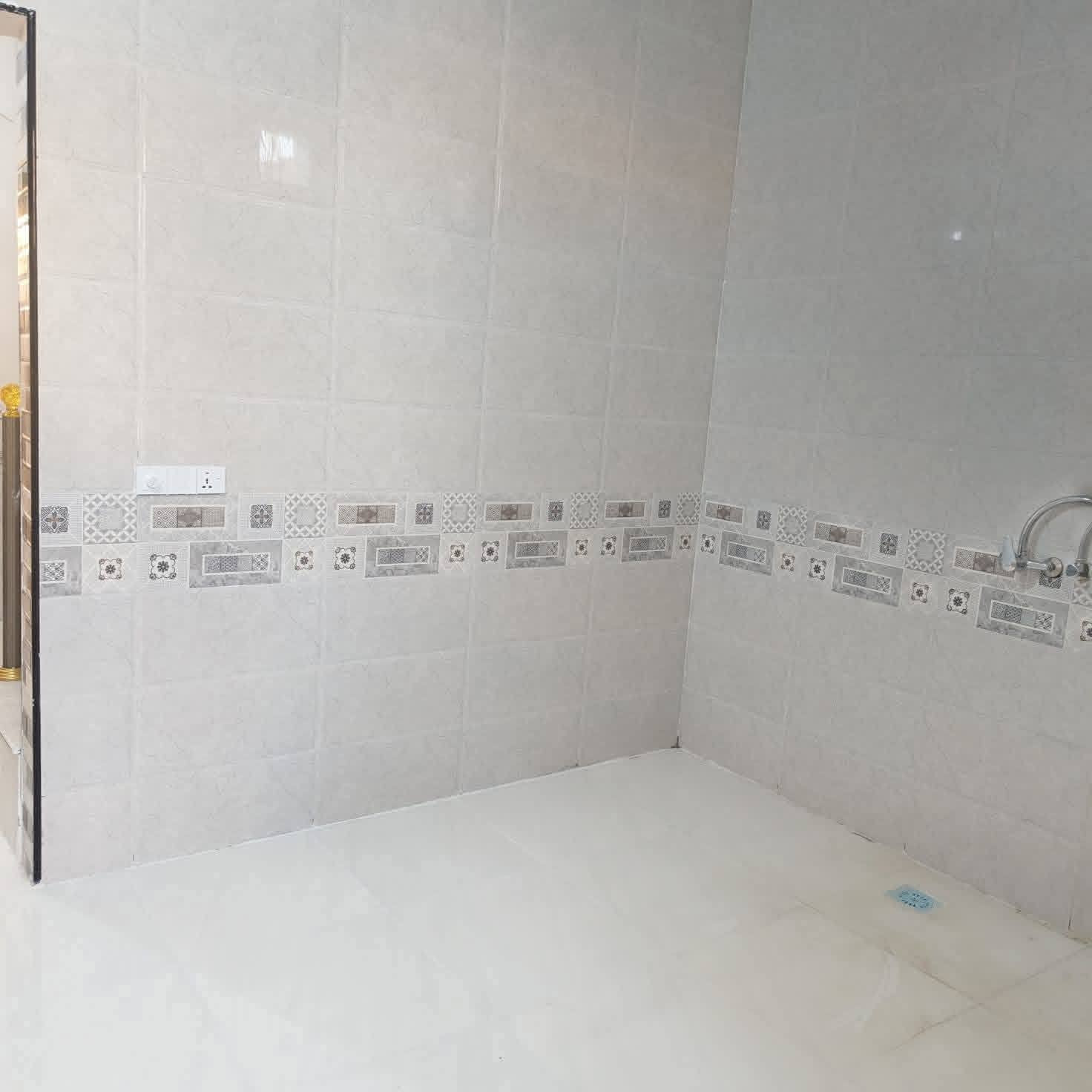 كربلاء مجمع سيد اسماعيل السكني
٥٠متر طابق واحد السعر ٣٣ مليون 
سند٢٥ إقرار محكمه مداور باسم المشتري 
***********
***********
كافه المساحات البيوت متوفره داخل المجمع
