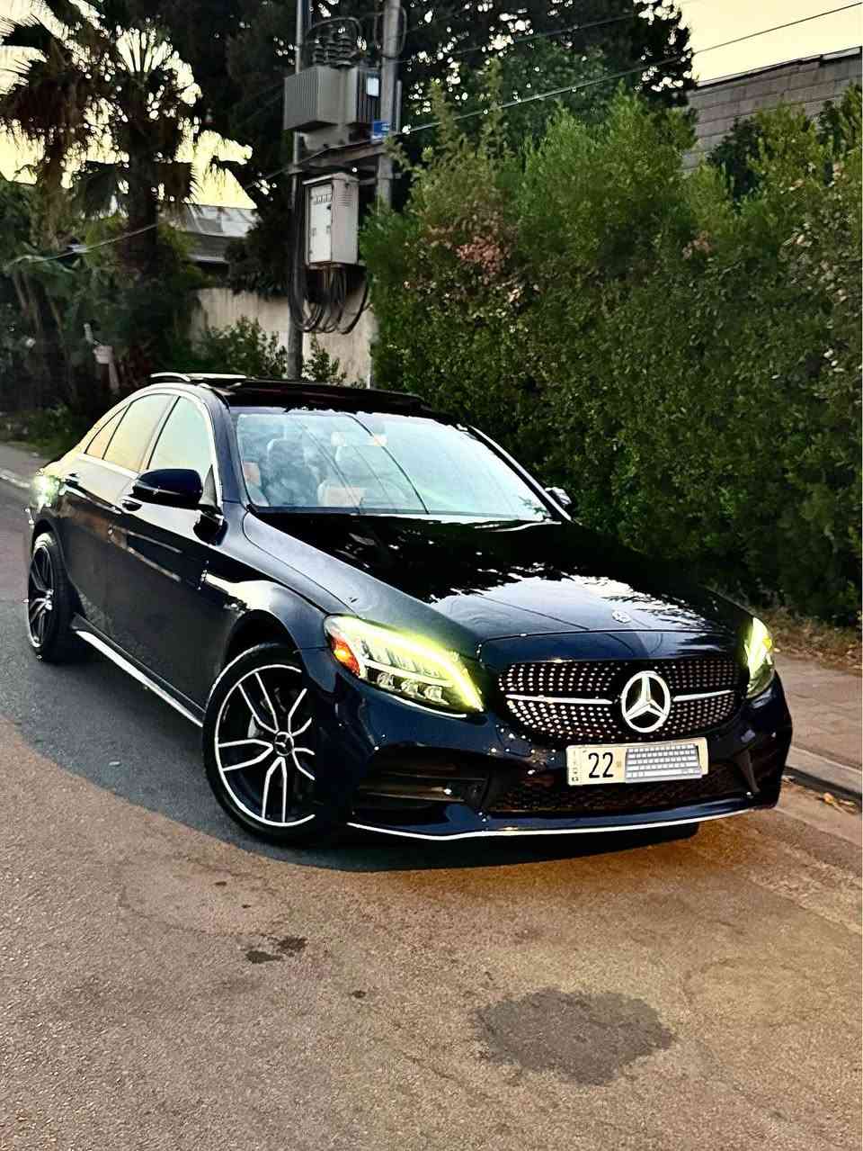 Mercedes Benz C300 AMG 2019
فول فول مواصفات بانوراما دواخل كريمي سماعات بلمستر
ماشي ٧٣ الف
لون مميز نيلي توحفه 
محرك مامفتوح بشرط 
فقط شبر جاملغ مصبوغ بدون دواخل صور حادث موجود
سياره ب اسمي فحص هزه سنوي كلها جديد 
رقم اربيل مكان سياره اربيل
واتساب / ***********
سعر ٢٢٥ ورقه و مجال أربيل, العراق

نص مكتوب في الصور:
- ٣٤ LTE II. ٧:٢٠ أ أنت 2026/8/27، 5:31 م رد