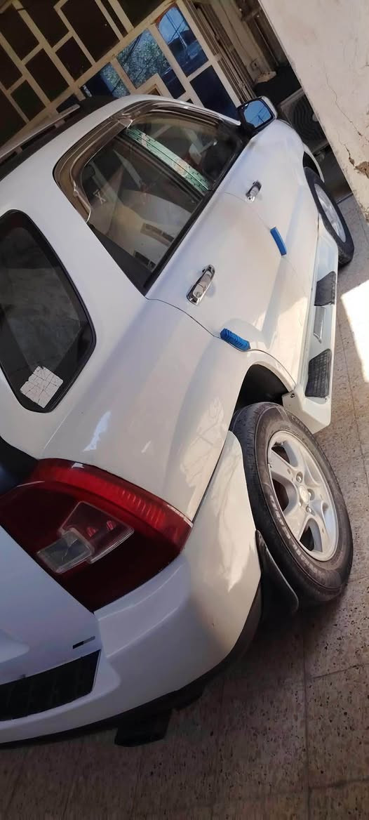 السلام عليكم 
سبورتج 2005 خليجي
كير عادددددي

بيها صفحه صبغ اثر شخط شرط بدون داخل 

مكينه 2000 خير من الله 

تبريد ثلج 

صدر كهربائيات كامله 

رقم اربيل دولي سنويه 28 

مكاني ديالى/ بعقوبه 

السعر/ 75 

*********** بعقوبة, ديالى
