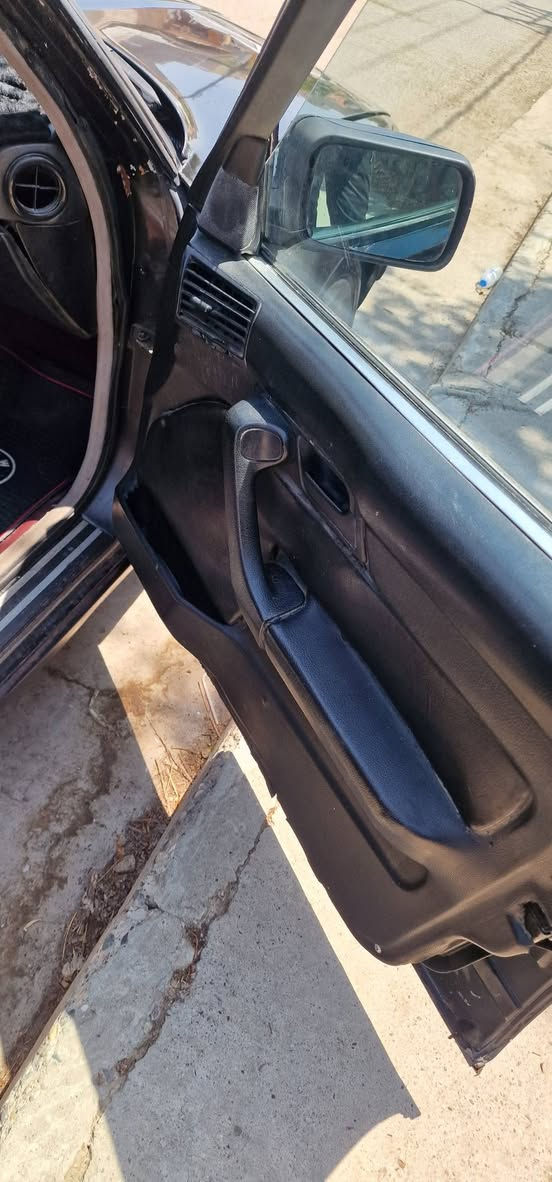 السلام عليكم للبيع BMW 525 موديل 1992 اصل مكفولة كير محرك شرط لا بخار والا صرف خير من الله  كير عادي محرك كبس تخم تاير جديد طخم جديد امامي خلفي فلنجات دسكات فتحة بس مو شغالة البارحة بدلتهن لايت زينون السيارة بيها طخة من جهت النفربل تكمة رقم اربيل شرط التحويل اتريد تحويل اتريد وكالة مكان السيارة موصل  الايسر رقم هاتف ***********\*********** بدون واتساب فقط اتصال  السعر 25 بيع مستعجل
