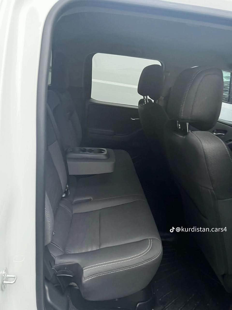 � للبيع – Nissan Frontier SV 2024

📌 رقم شاصی (VIN): 1N6ED1EJ8RN621274
📍 الموقع: دهوك

✨ مواصفات فئة SV:
• محرك 3.8 لتر V6 بقوة قوية واقتصادية
• قير أوتوماتيك 9 سرعات
• دفع خلفي (أو رباعي حسب التجهيز)
• شاشة 8 إنج مع Apple CarPlay و Android Auto
• كاميرا خلفية + حساسات
• تشغيل مفتاح ذكي (Keyless Entry)
• جنوط ألمنيوم
• مثبت سرعة
• نظام أمان Nissan Safety Shield

📊 الحالة:
• سيارة دخول جديد
• السيارة بس بنيد صبغ
• بدون دواخل

📌 معلومات إضافية:
• رقم كاتي دهوك
• تگدر تترقم إقليم كردستان

📞 للتواصل: ***********
وتسئاب موجود
