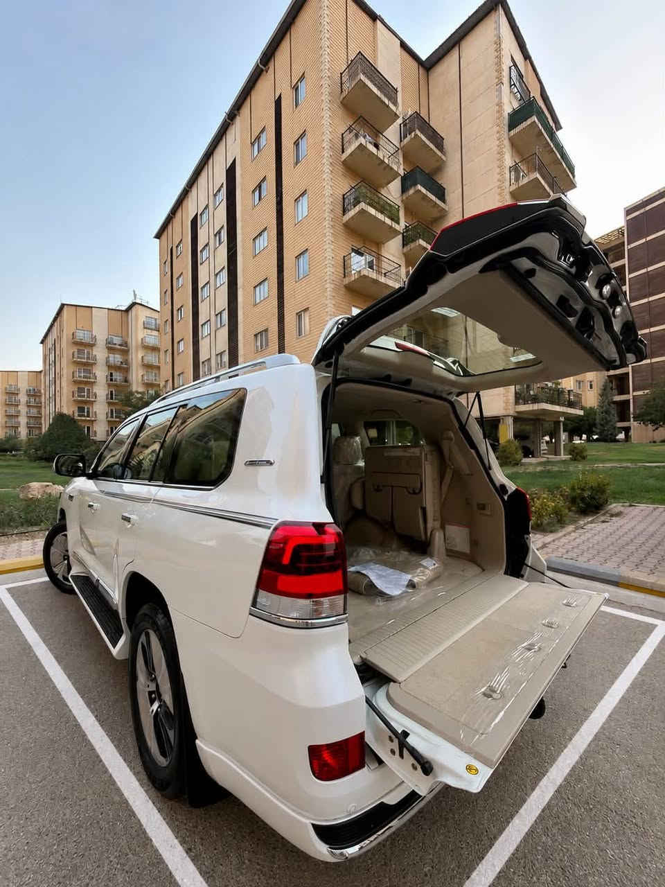 Land cruiser GXR  2021     V8  58,000km
Grand turing
🔻ارخص سعر بكل العراق
أخت زيرو بل كارتون 📦📦
‎🔹لاندکروزر 2021  ساز باب أول 
‎🔹محرک 8 سلندر 
‎🔹ماشي 58,000 ألف
‎🔹 بسمطين  +سماعة بيلادي +فرشات بيلادي مجوود 

‏‎🔹 مكفولة كفالة عامة من الدعامية إلى الدعامية
‏‎ 🔹 بدون صبخ .بدون بارد  ،بدون رصعات ،بدون حتى شخط
‏‎دعاميات هم بدون صبغ ،رمل مابي ،لحية بدون صبخ ..بقية كلها بشرط

‏‎🔹فول فول مواصفات
‏‎شاشة كبير لمس 5كاميرا حاسة
‏‎كاميرات 3 شاشات سيلاد فتحة سقف 
‏‎كشن جلد كشن كاراباي شحن موبایل  8 اريباك تبريد مركزية
‏‎بصمة تشغيل عن بعد باب جاك سلاجة ليد زينون 
‏‎تحكمات ستيرن دبل فوليوم فورويل هوك
‏‎سيارة بها 2 بصمة من شركة جديد جدأ 
‏‎سيـارة عل نظافتها احسبها صفر زيرو

🔹 تخم تاير دنلوب الاصلي

‏‎ 🔹محرك كير بشرط مامفتوح
‏‎سيارة حيل نظيفة كلشي عل بلاد لوك
‎سنوية زنكة كلشي جديد مدفوع لـ2031
‎باسمي السنوية بشرط تحويل و خرامة 
‏‎سيارة مابيـها دينار مصرف كامل من كل نواحي
سیارە رقم أربیل 
‏‎نفسي يوم /تحويل و وكالة حاظر 
‏‎مكانك /داخل سليماني

‎♦️سعر 557$
‎🔸موبايل/ ***********

