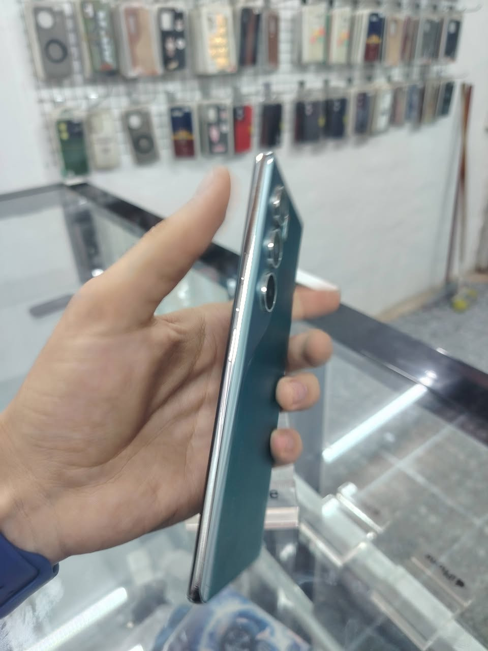 تكنو كامون 40 برو 5G ذاكره 256 عشوايه 8+8 نضافت جهاز كدامك بدون ملحقات السعر 325 مكاني بغداد جسر ديالئ القديم شراي راسلني *********** مكتب المصطفى توصيل داخل بغداد فقط
