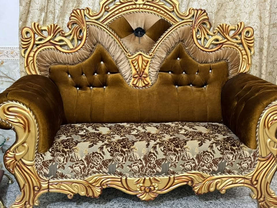 السلام عليكم تخم خشب عراقي عشر مقاعد بسعر ٩٠٠ العنوان الديوانيه ع طريق الدغاره للاستفسار ‭***********‬
