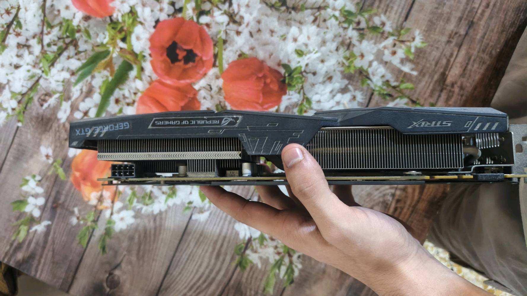 كرت شاشه لبيع 
‎كرت الشاشة (GPU): 
ASUS ROG Strix GTX 1070 Ti 8GB افضل نسخة و جدا نظيف 
السعر 190 الف‎