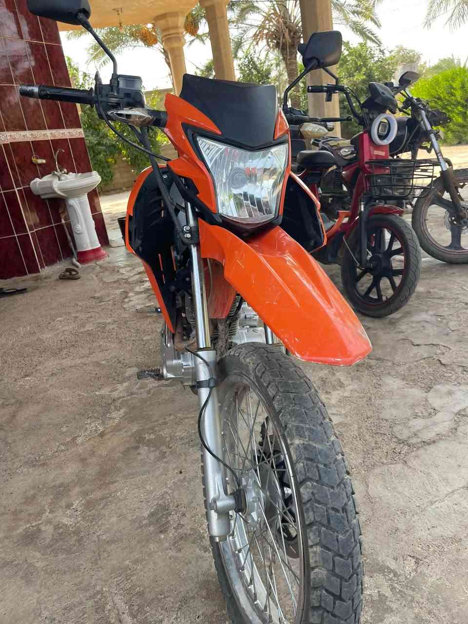 السلام عليكم
دراجه  ياباني KAVIR Motor

نضافه فول 

دراجه حلوه وكاعده 

حجم المكينه 200

نكره سلف 

6نمر شرط معدل 

موديل 2023

اوراق سحب 

تاير خلفي امامي اخو جديد

بيها ملاحضات خدوش بسيطه 

بلكفر 

 (السعر 1.250)

(وبيها مجال للشراي)

المكان ديالى الخالص الناي 

للأستفسار هـ***********

شراي اتصل
