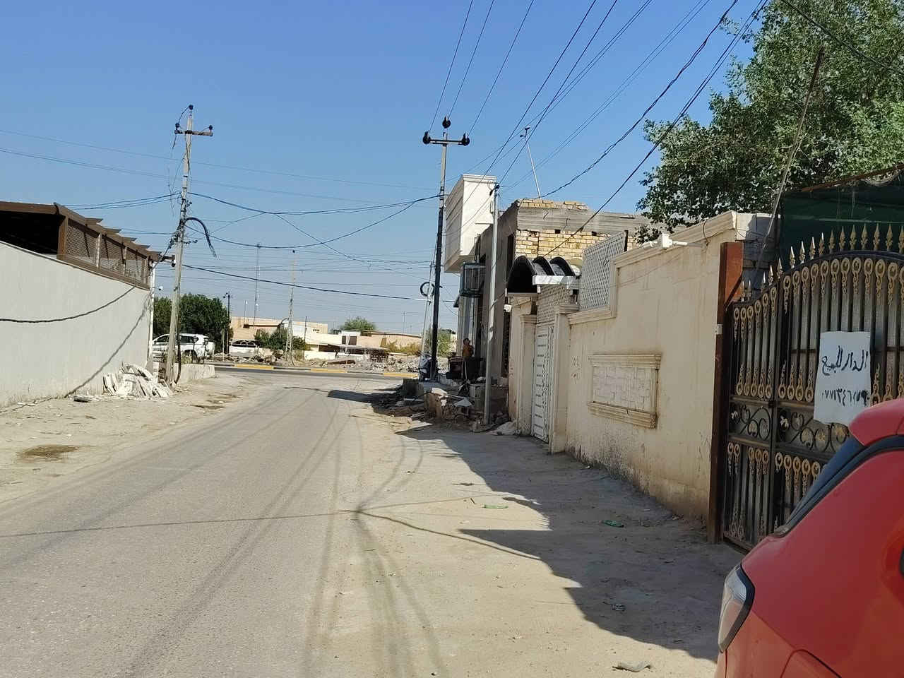 (الدار للبيع) بيت مساحه 350م يحتوي البيت على
مطبخ+غرفتين+ صحيات + استقبال + صاله + مشتمل من ضمن   البيت العنوان الديوانيه الحولي الجامعه مقابيل دور الاساتذه ع الشارع  الستفسار اتصال على الرقم السعر 180 وبي مجال  ***********0
