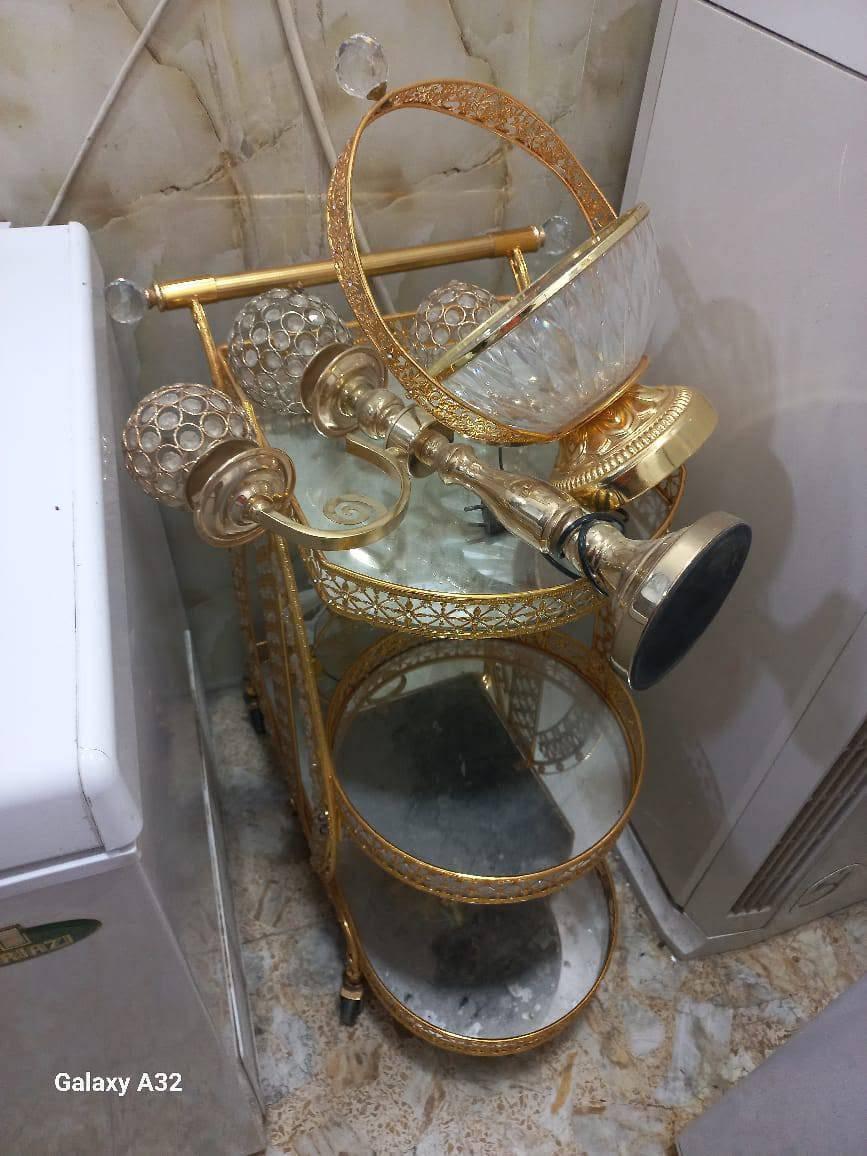 اثاث للبيع
راسل واتساب ودز القطعه انطيك سعرها 
مكاني نجف حي الغدير 
***********
