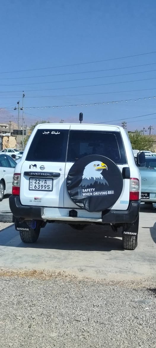 بۆ فرۆشت پاتڕۆڵ 2001
سەنەوی تا 2031 بەناو خۆمەوەیە 
ناوی نیە لە حاسیبا 
هەموو گیانی لۆک لۆکە گێڕ و مەکینە و ئەکسل و شەنسی و گشت گیانی بەشەرت مووشتەریت نامە بنێرە یان تێل لەخزمەتام 
*********** 
لەهەڵەبجەی تازەم
