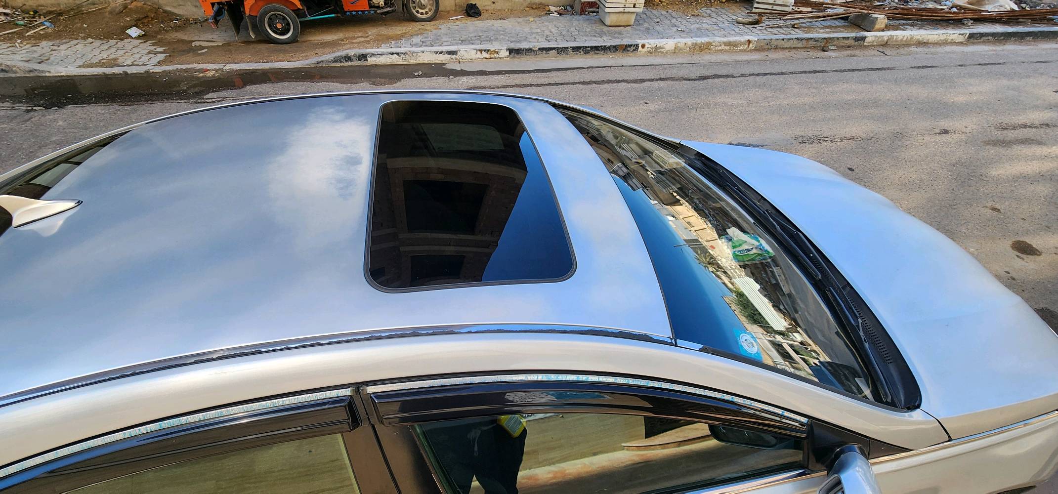 سوناتا ١٢ مجفت امبدل بيه قطع ومصبوغه بيه ملاحضات بسيطه 
السعر ٩٥ وبيه مجال قليل