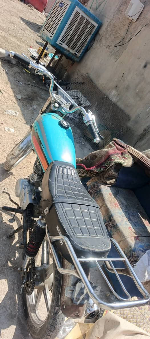 دراجه البيع اربعه كير نضيفه مال شغل بسعر مناسب الاتصال على الرقم مكلف بالنشر ***********
