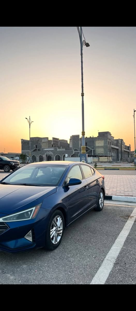 النترا 2020 امريكي رقم بابل سنوية مجددة حادثها بنيد وجاملغ وبيها 3 قطع كلير مكينة 2000 دوش ماشية 99 كيرها اي تي مو سيفتي  مكانها كربلاء السيارة جديدة حيل مكينة وكير وتبريد وحدادية وتخم تاير مكانها كربلاء السعر 110 وبيها مجال حك الجية الشراي يتصل ***********
