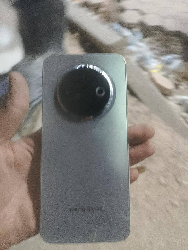 البيع ب 100. واتس اب فقط ***********

نص مكتوب في الصور:
- HiOS V14.5.0 Android اصدار    هاتفي →   اسم الجهاز TECNO SPARK 30C   التخزين 101.4 غ.ب / 256 غ.ب   الطراز TECNO KL5   وحدة المعالجة المركزية Helio G81   RAM 4.00 GB+2.00 GB   الكاميرا الخلفية 50M DUAL Camera   الكاميرا الأمامية 8M   البطارية 5000mAh   الشاشة 720X1600