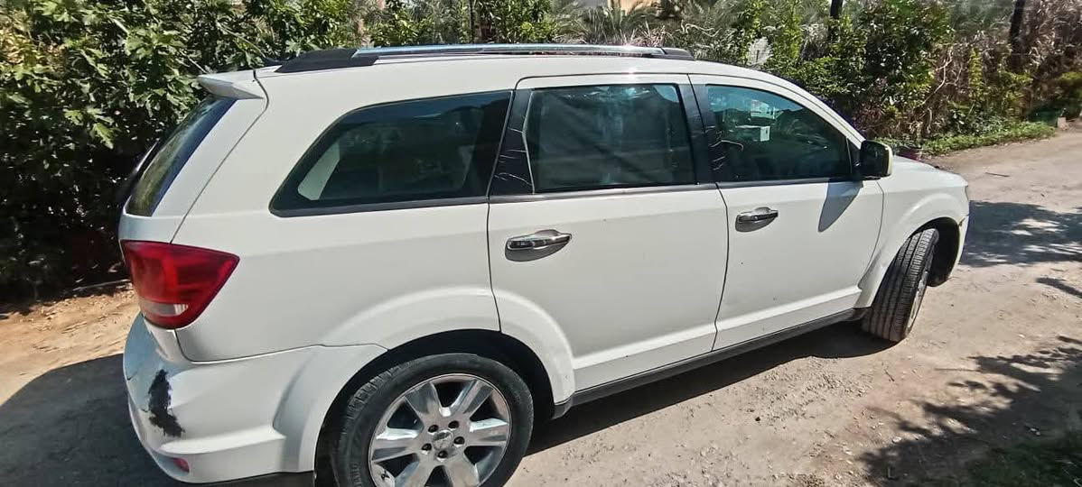 بيع او مراوس 
السعر90وبيها مجال
‏جورني مديل12
‏7راكب
‏رقم بغداد
‏بصمة تشغيل عن بعد
‏وبصمة ابواب وبصمة صندوك بلادي
‏شاشه كامره  وحساسات خلفيه
‏ايضا"بلاي+شاشة اعطال صغيره
‏3قطع تبريد شغال وجاهز
‏محرك6سلندر 3600
‏محرك وكير خيرومن الله 
‏كهربائياة كلها جاهزه وشغاله
‏صدرها خير من الله 
‏ضررها بابين عكس السايق يعني ارباك برده
‏انطيك سيارة محزمه مصبوغه حزام
‏ويل 19
‏***********
