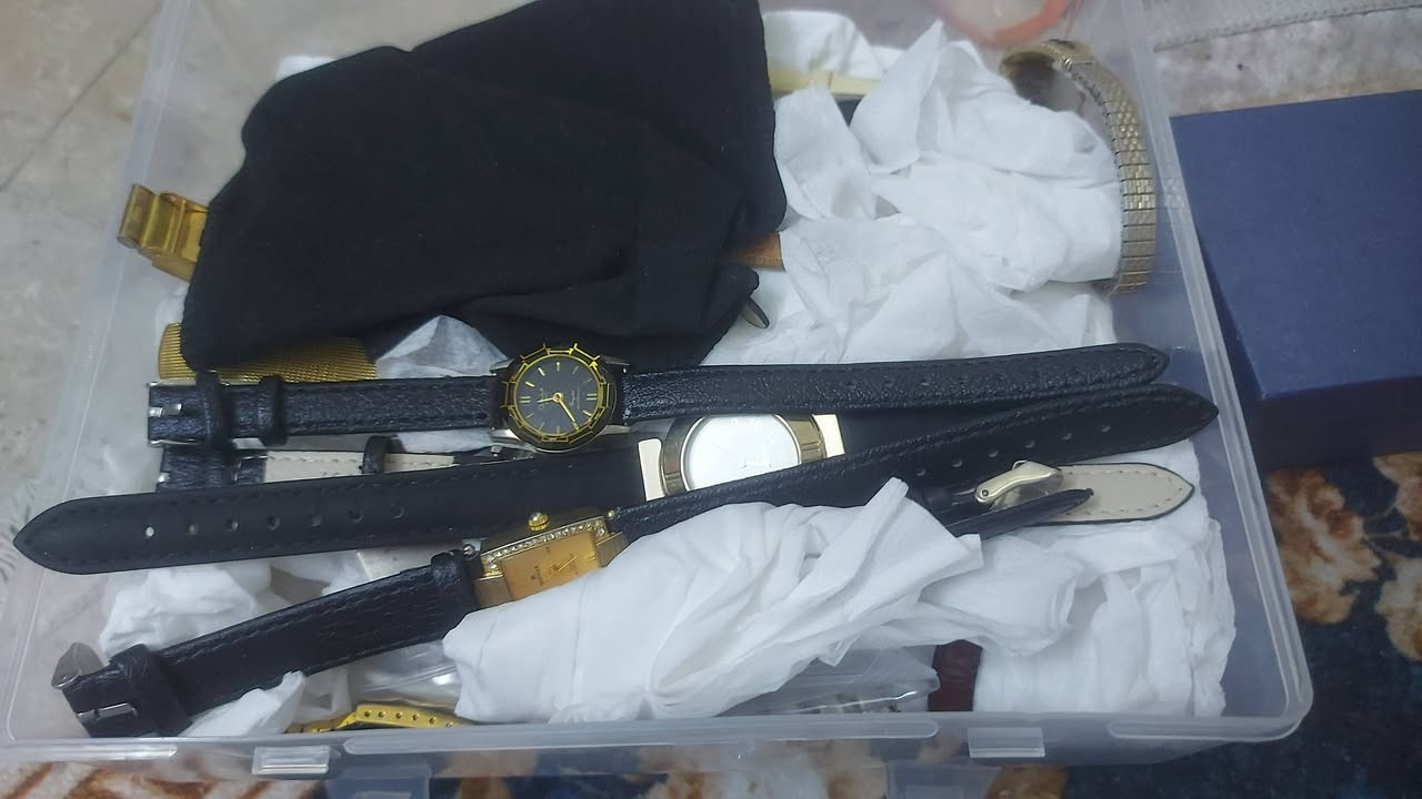ساعة • ماكو تفاصيل