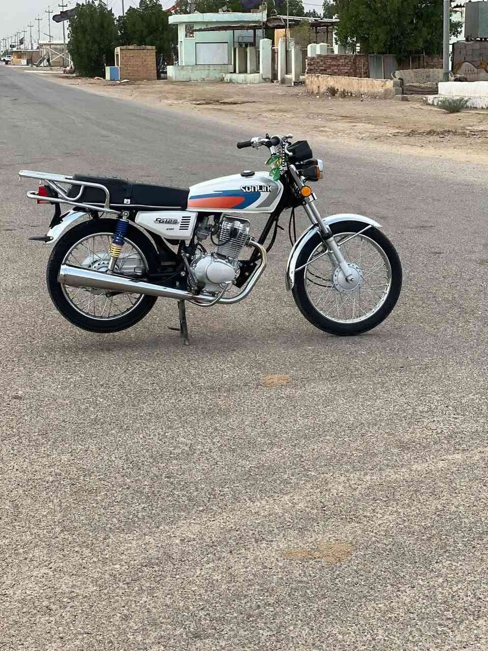 سكنر • ٢٤ • اوراق