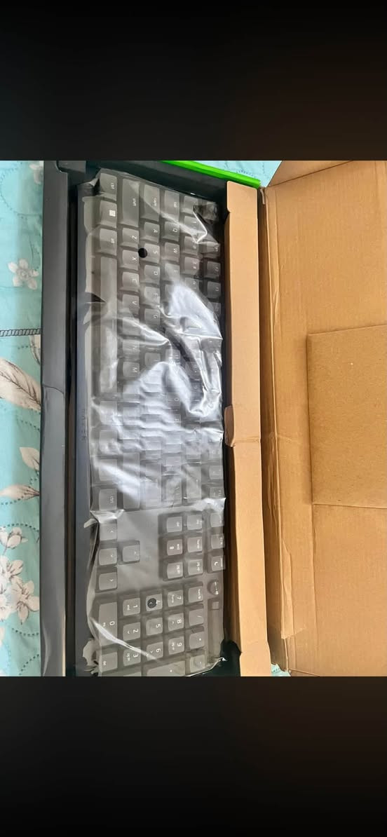 كيبورد من شركة azer DeathStalker V2 Pro للبيع للاستفسار الاتصال على هذا مراسلة الرقم *********** السعر 200الف
