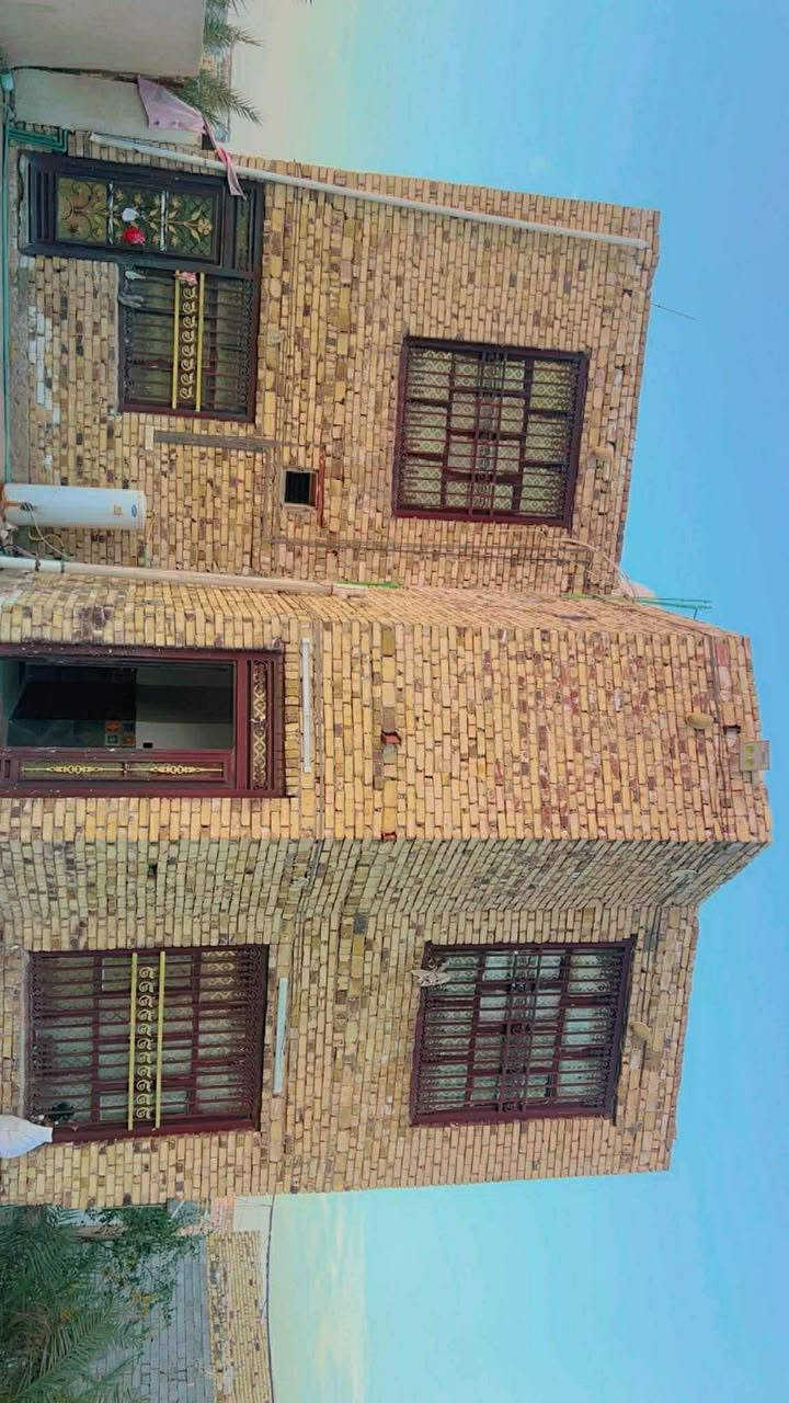 بيت للبيع حي الزيتون نزلت سيد مكي المساحة 600متر بناء حديث طابوك طابقين زراعي سند ٢٥.سعر ٨٦وبي مجال ***********
