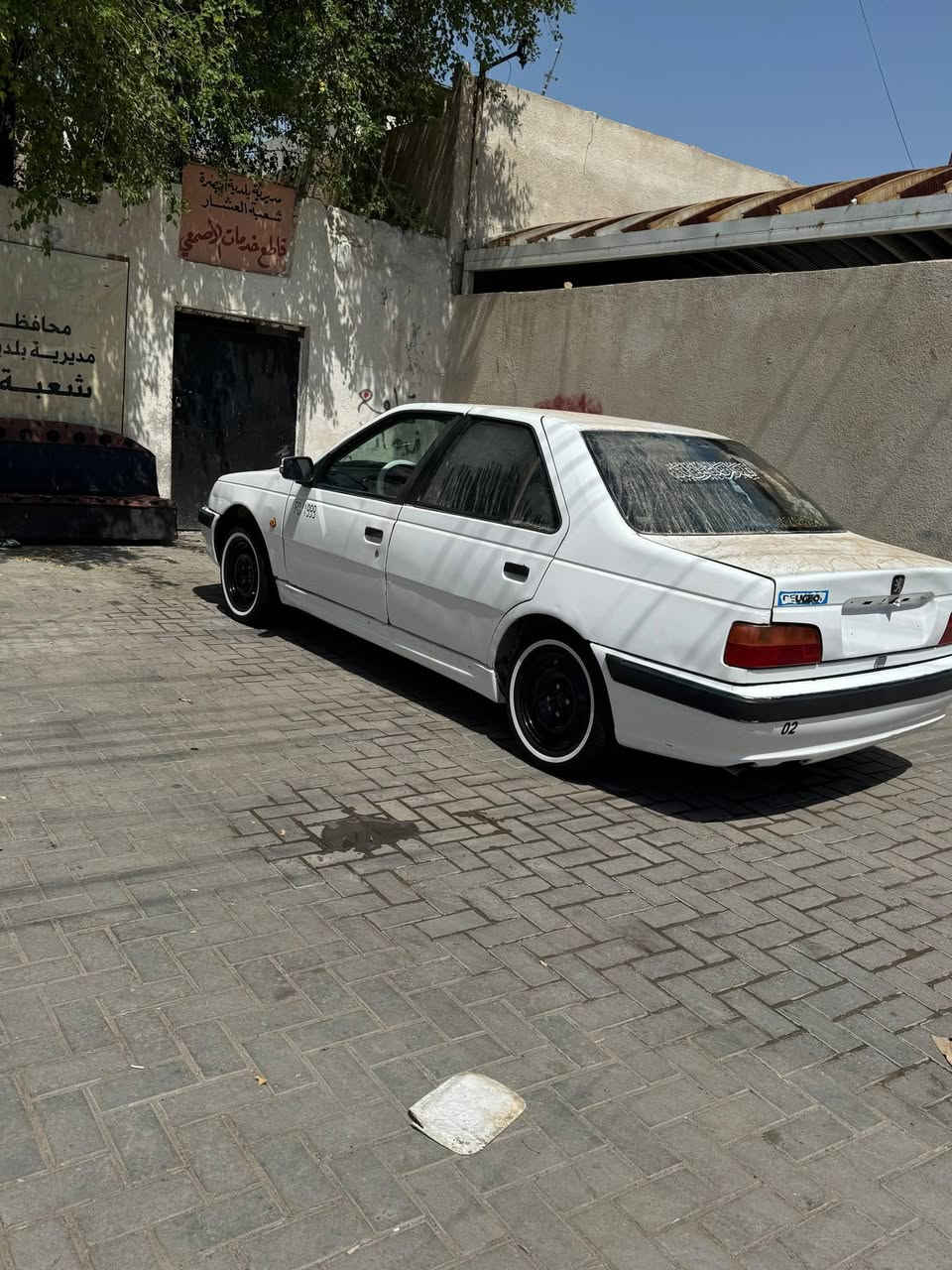 بيجو بارص مديل 2012  سعره 29 مكينه كير تبريد تتدفئه كهربائيات لايت عالي ناصي زنون مضخم صوت رقم بصره دولي شرط التحويل عليه غرامه 100 البدي كوم حديد معمر *********** مكاني بصره
