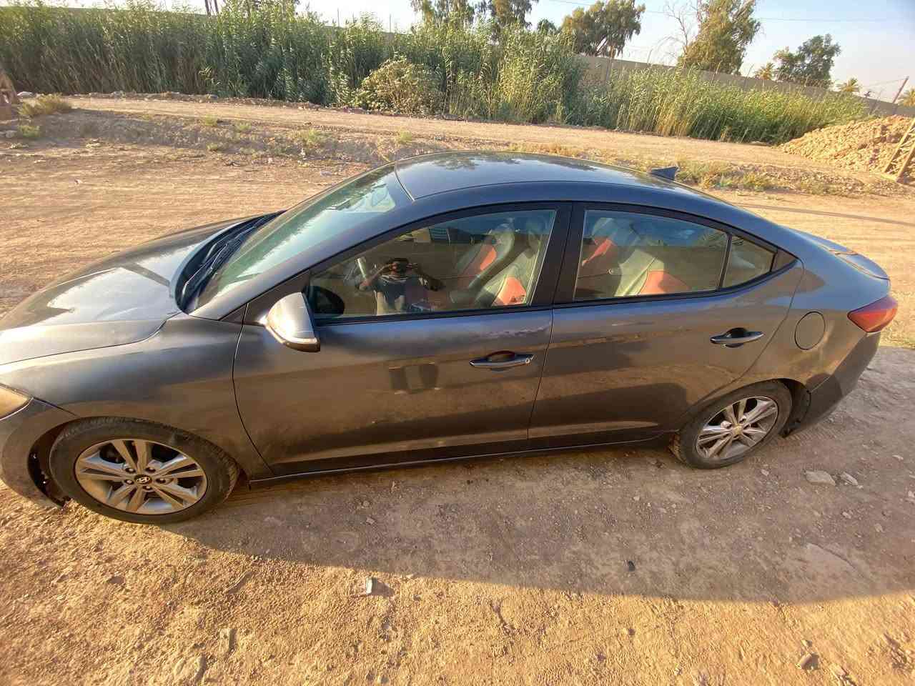 النترا 2028 محرك دوش 2000 ماشية 330 كيلو حادثها جاملغ امامي جهة السايق وبيها حادث خلفي بسيط السعر 105 وبيها مجال مكاني بغداد للاستفسار ***********

نص مكتوب في الصور:
- استخدام الصورة إعادة التقاط