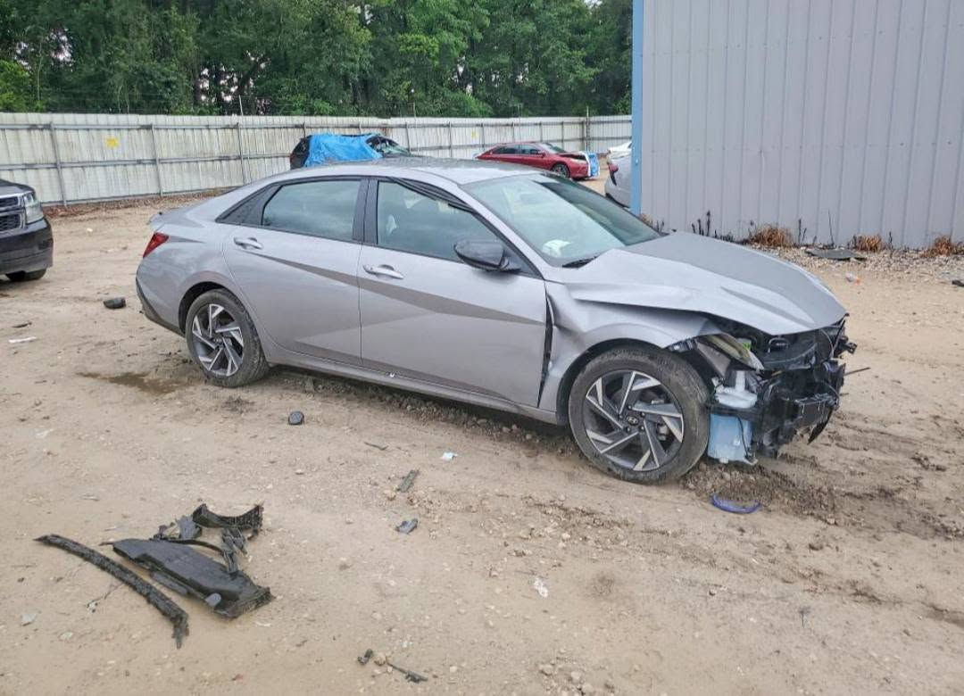 سلام عليكم 
هونداي النترا موديل ٢٠٢٥ حادثه موضع امامكم 
سيارة طالعة من امريكا 
ابيعه ع فاتورة 
سعر ٥١ورقة قفل 
للاستفسار 
***********
