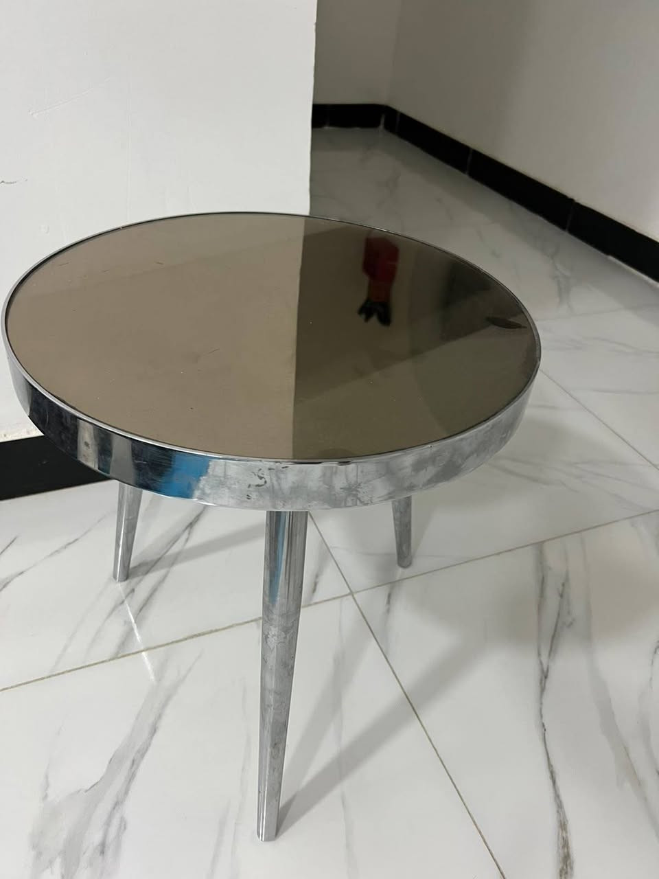 للبيع • طاولة