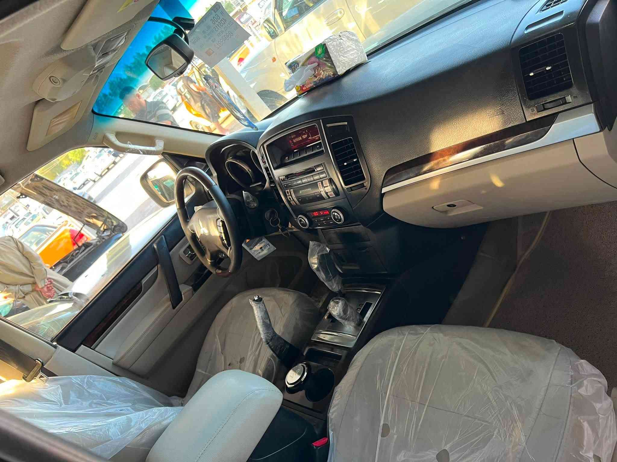 🖤 MITSUBISHI PAJERO 2013 | 3.5L 🖤

🔥 باجيرو حبتور… فخامة واعتمادية وحضور قوي
🚘 موديل 2013
💪 محرك 3500cc
✨ فول مواصفات
💎 جديدة جداً — بدون نقص
🤍محدثه تخبل

🛡️ كير، محرك، كهربائيات كفالة
🔢 رقم بغداد

سعرر 158 وبيها مجال 

🔥 سيارة مرتبة جداً وحالتها مميزة
✅ جاهزة للركوب والتسليم

📞 للاستفسار والتواصل:
***********
***********

📍 H7CAR للسيارات
▫️ بيع وشراء السيارات
▫️ عروض مميزة للسيارات المميزة

📲 تابعونا على الإنستغرام
H7CAR

#H7CAR #Pajero #MitsubishiPajero #Pajero2013 #باجيرو #باجيرو2013 #حبتور #3500cc #فول_مواصفات #سيارات_العراق #سيارات_بغداد #للبيع
