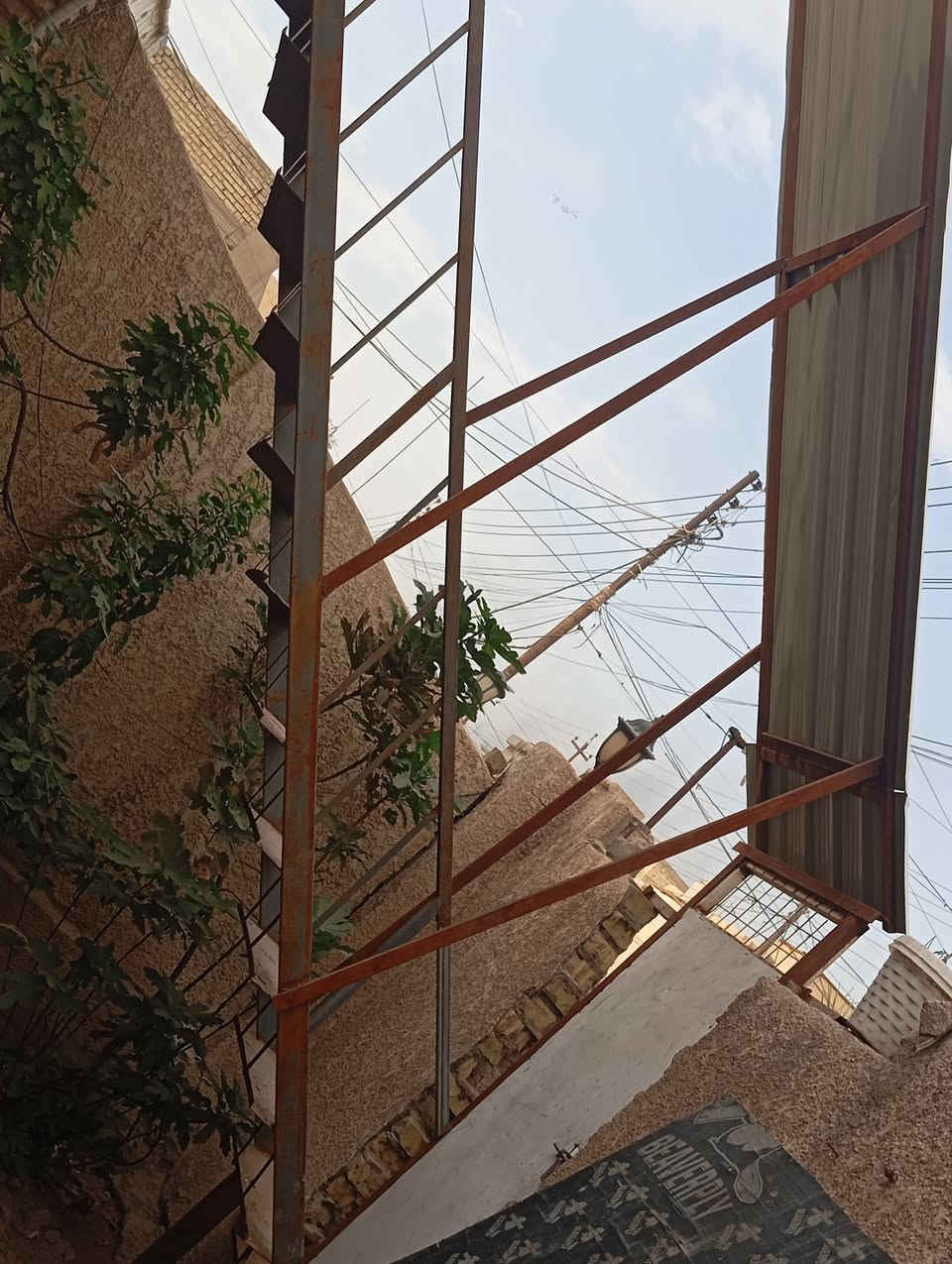 درج • باب • سقيفة