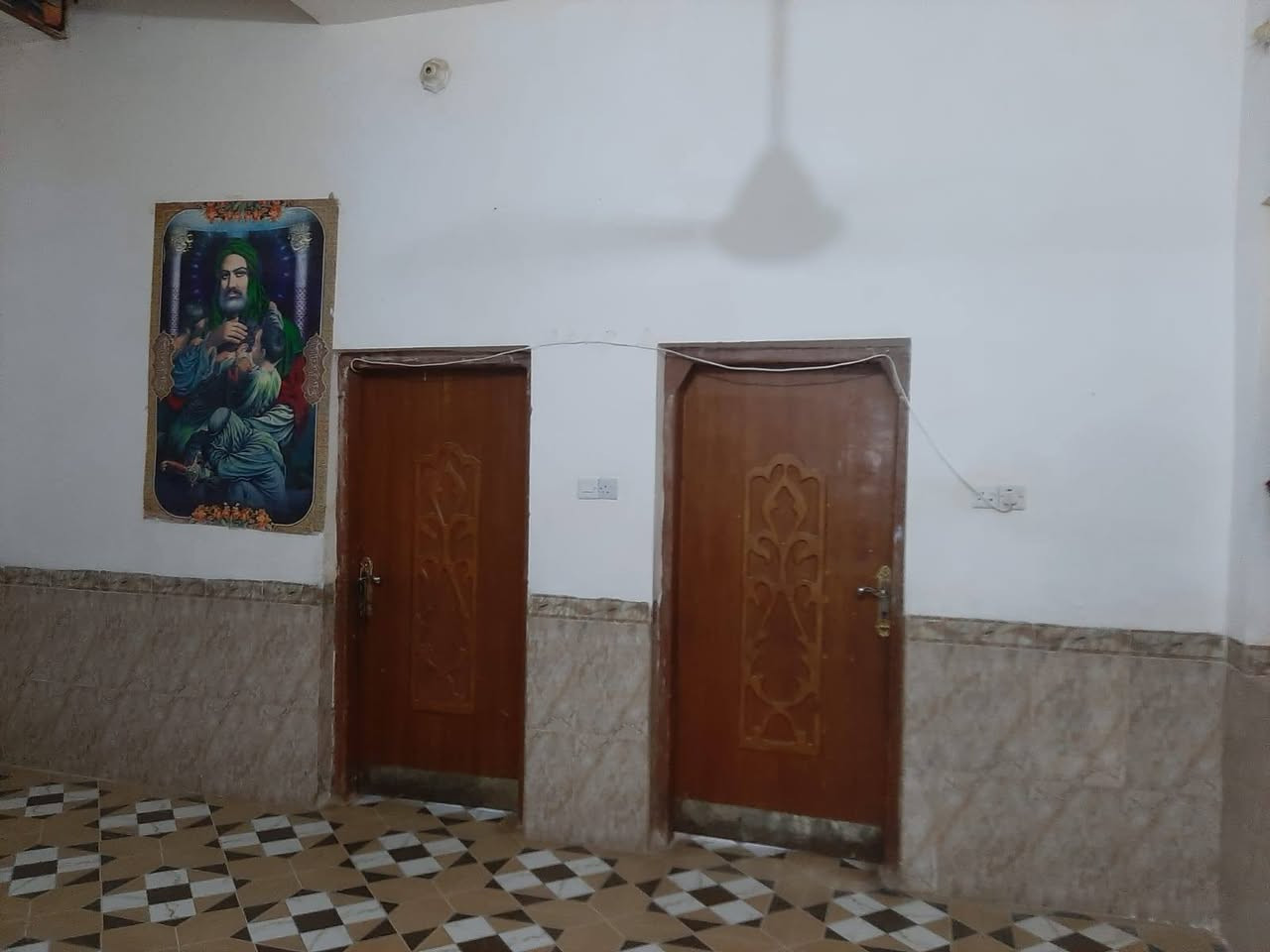 بيت للبيع م١٥٠م بالفتاحيه قرب مدرسة الكتابه اهليه سعر ١١٥ وبي مجال قليل *********** تصال.
