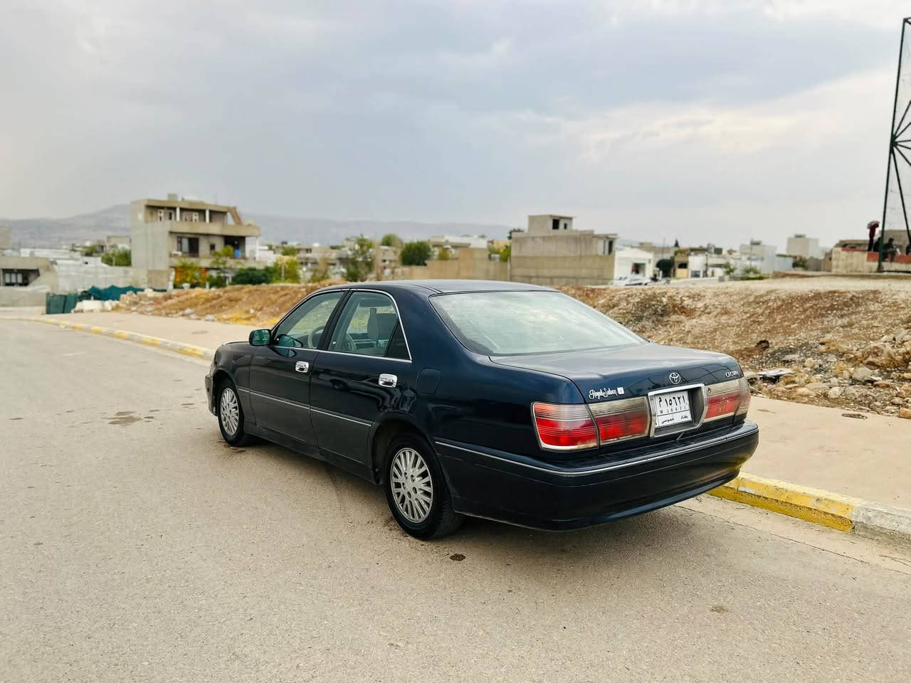 يقبل تبديل • قفل مركزي • فتحة سقف