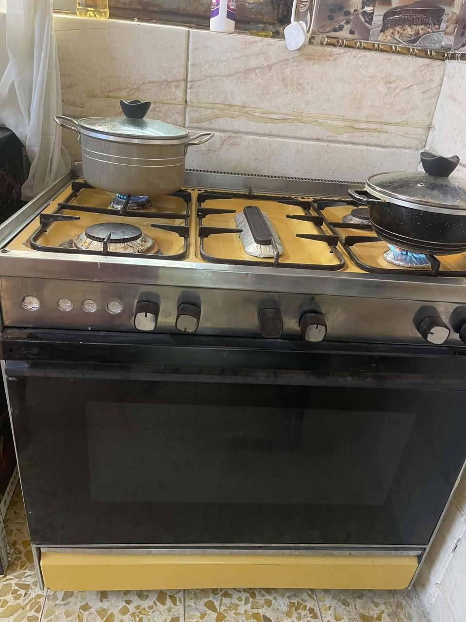 غراض مستعمله نضيفات كلش طباخ 75غساله اوتماتيك 100 سنك 75كاونت 75/رقم تليفون *********** وبيهن

