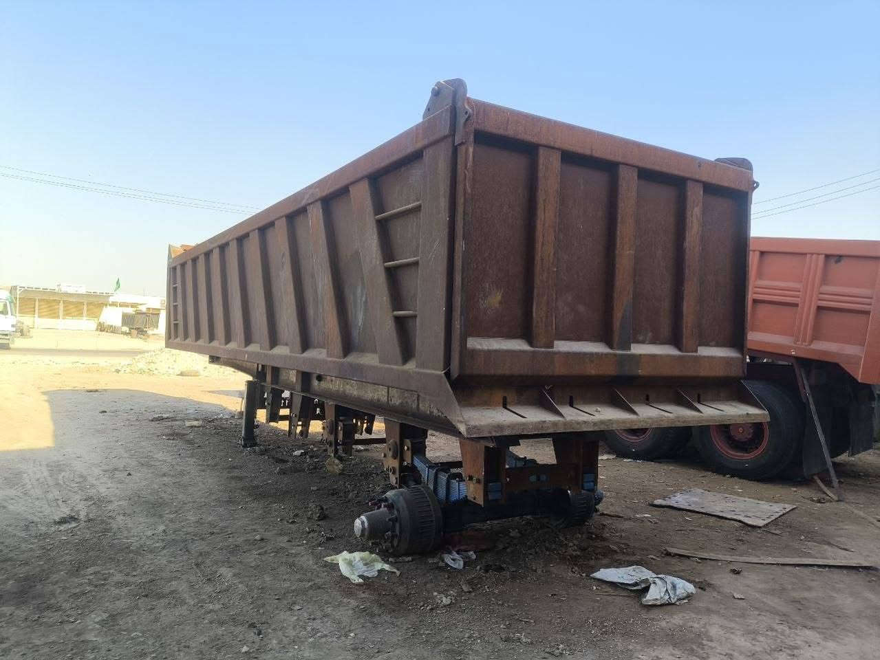 للبيع عربانه ماموت حداديه 4 دنكير 3 يمشن والرابع تعليك يحتاجلها 3 دناكير ذرعتها 31 حدادة كامله نقص صبغ وكهربائيات و3 دناكير حسابها للحداد كله واصل مكانها بغداد 
‏‪***********‬‏
