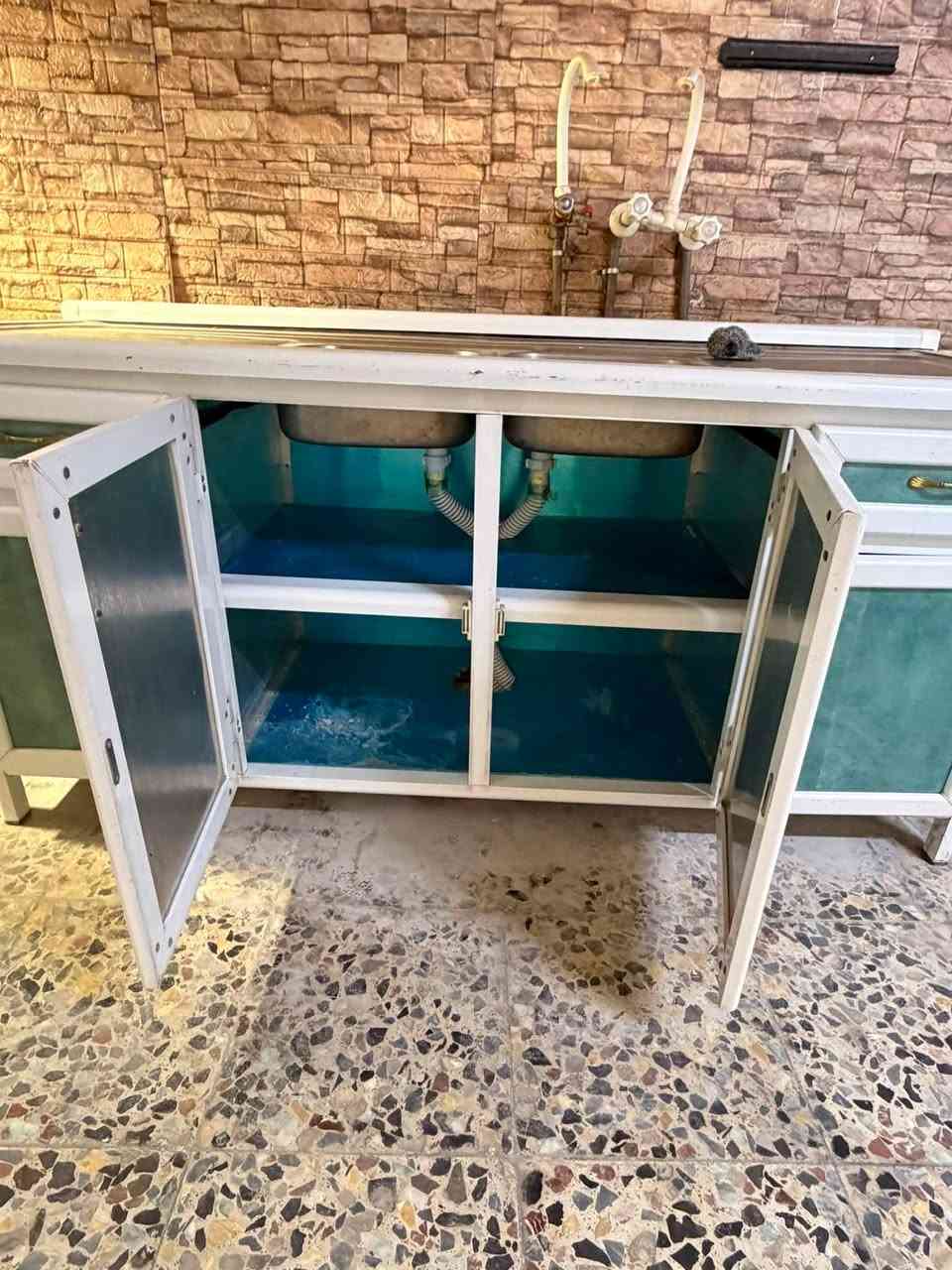 سلام عليكم سنك آخو الجديد كلشي مابي نضيف هواي مستعجل على بيعته سعره 130  مكاني بحي العامل الرقم ***********
