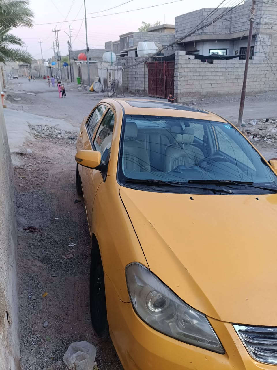 سلام عليكم سياره بوايدي لبيع موديل 213سياره بدون ضربه محرك كير كهربيات تخم تاير  كلهة شغاله سياره خير من الله بسمي تحول مباشر ***********
