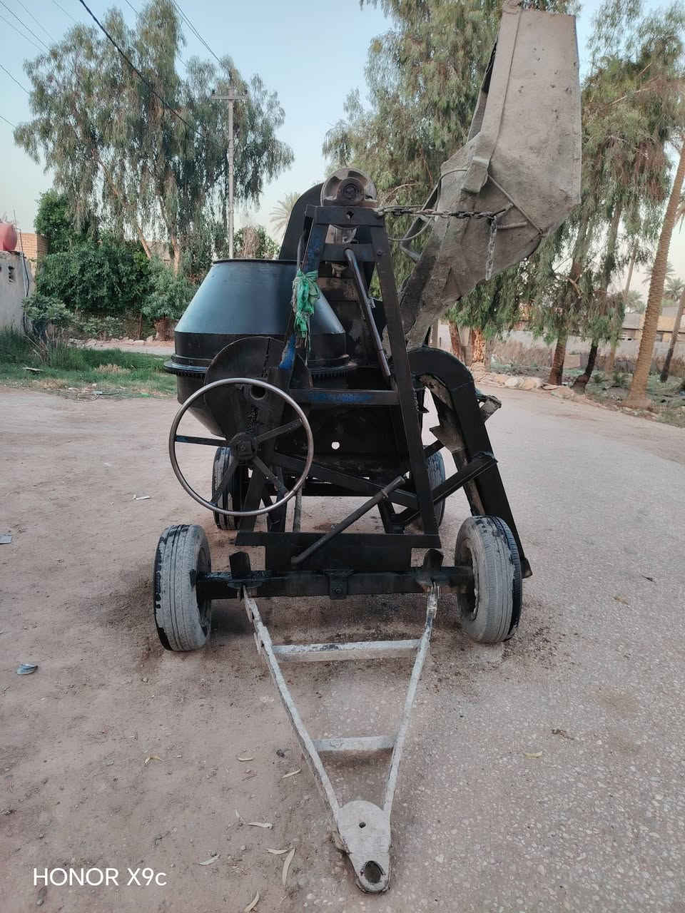 سلام عليكم خباطه للبيع لبناني فول نضافه بس الكيلا شويه عوزه تلحضات لحيم ولباقي كلا درجا اولا مكاني بابل  هاذه رقمي، ***********

نص مكتوب في الصور:
- HONOR X9c