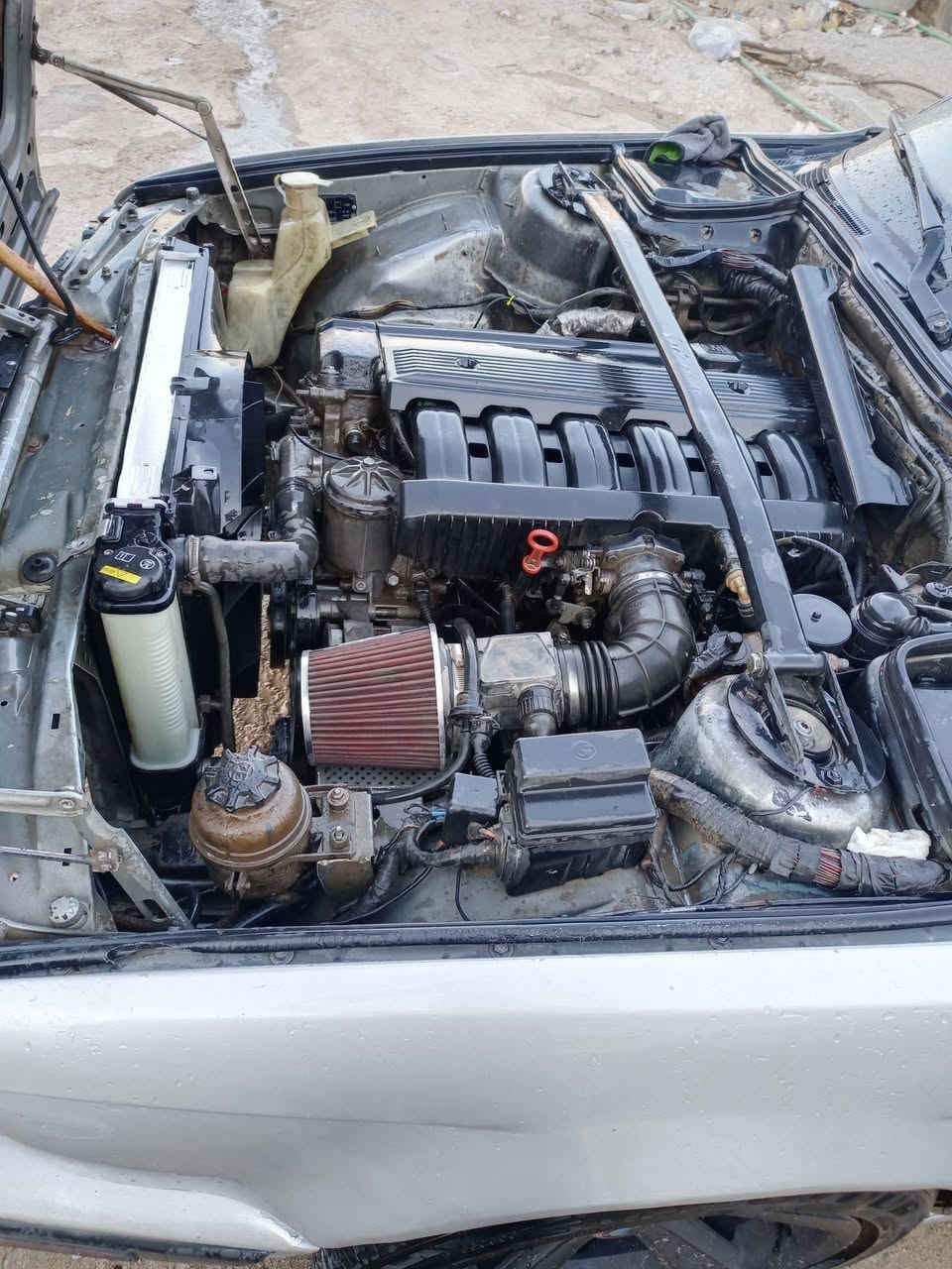السلام عليكم.BMW..موديل .90
525 .اصل.
 مكينه مسكر عدله .سيارة جاهزة مكينه حدادية الكير مرات بي صفنه .بس تحريكه اشك الكاع
رقم بغداد جديد
السعر 53
مكانه ديوانية
***********
