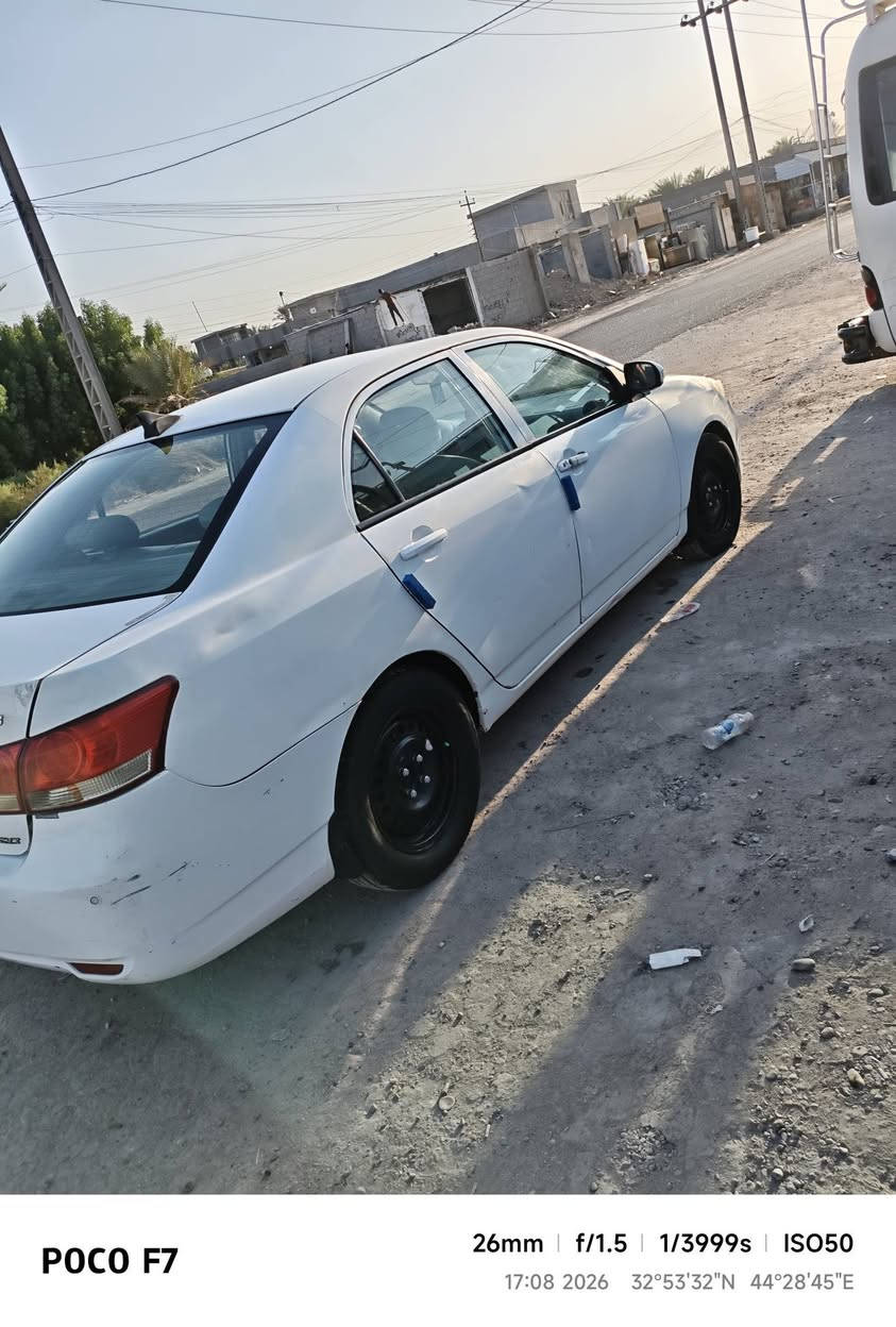 السلام عليكم BYD. G3.  2013 كير اوتوماتيك المرغوب
مكفوله كفاله عامه 
معمر بيها خياسات فقط 
 كير ومحرك شرط الكفاله   منظومة تبريد  جديده
  تاير نضيف محرك جديد سيارة ما عايزها اي شي فول مواصفات  سياره حلوه وشرط الفحص
 رقم وسط 29 انكليزي باسمي والتحويل مباشر  جديده سنويه جديده سياره جاهزه   السعر 45 رقمي ***********
