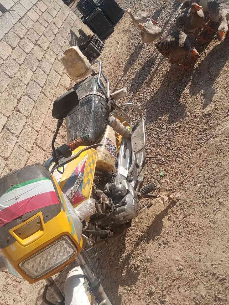 السلام عليكم موطور للبيع ابو الكلة موديل ١٩ محرك مجفت جديد كهربايات شغالة سلف يعوزة صجم السعر ٣٢٥ وبية مجال شوية الاخاص مفتوح او الا تصال على رقم ***********
