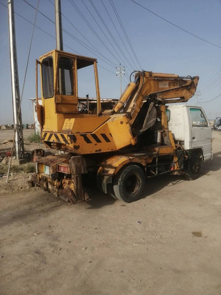 حفارة ازوزه رقم بغداد انشائيه
موديل 1991

محرك ينقص

سنويه منتهيه2019

السعر 70
***********
مكاني بصرة قضاء المدينه
