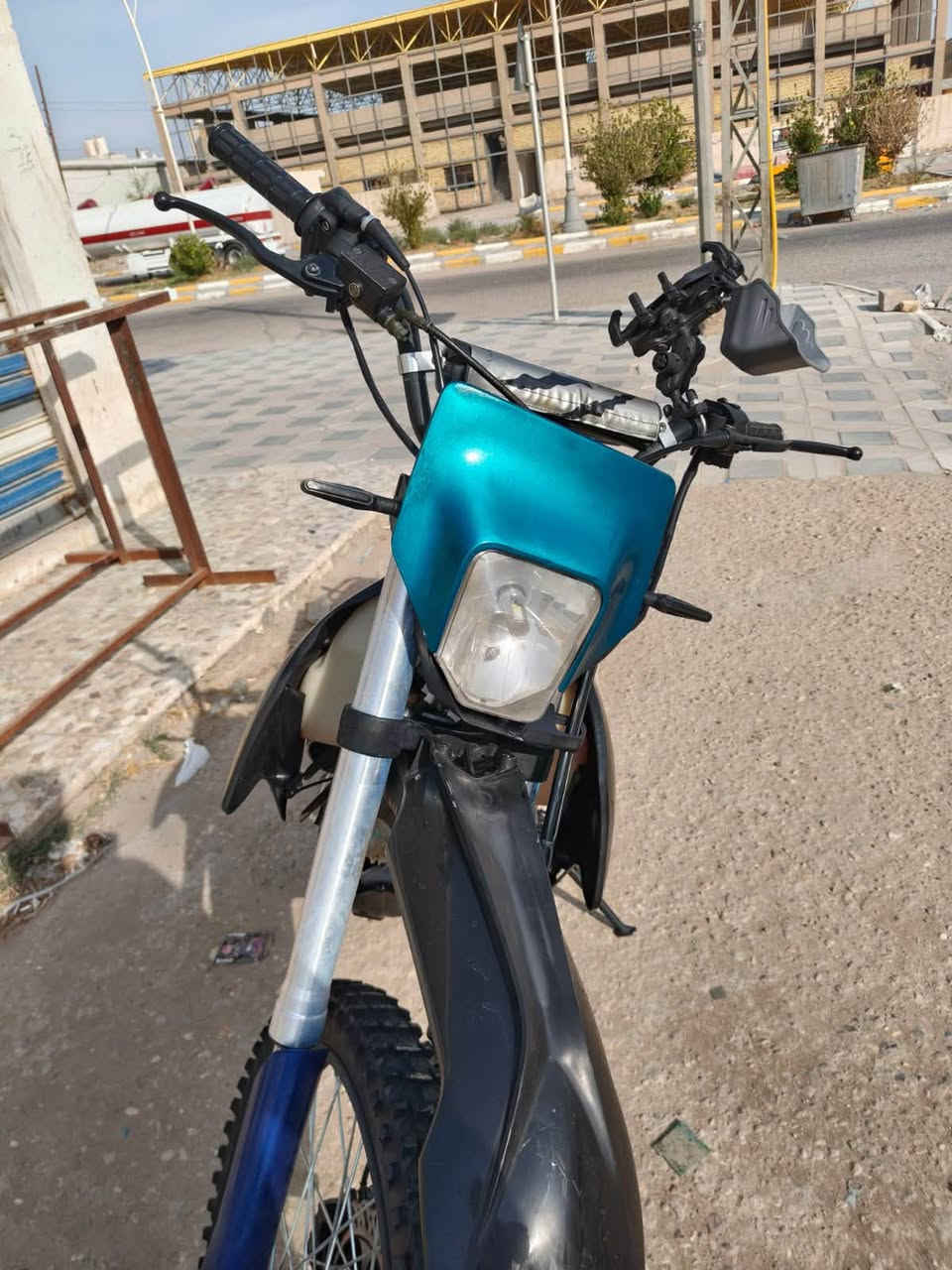 الدراجه خير من الله وحلوه وتستاهل التفاصيل داخل الفديو 

رقم تليفونى كدامك مكاني ناصريه مركز 

‪ 780 558 0435‬

