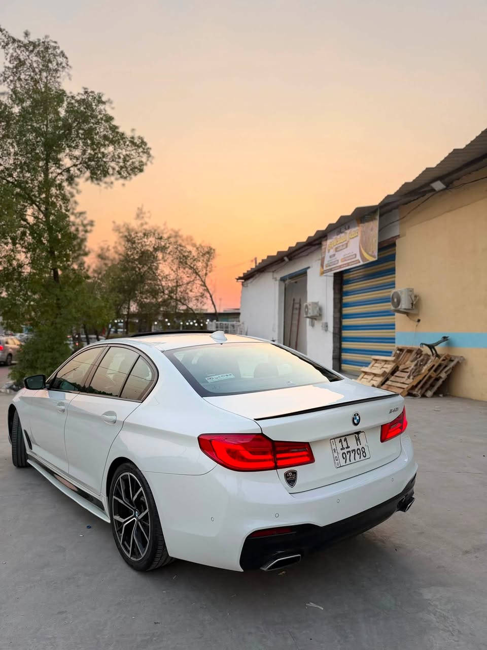 سلام عليكم
Bmw 540 v6 Twin Turbo  .. M-package
سنة الصنع 2019

حادث فقط دعامية وبنيد مبدل بلادي نفس اللون بدون قطرة صبغ السيارة ….

المواصفات 

فتحة سقف

كامرات عدد 4

رادار امامي خلفي جانبي

 داخل جلد 

تدفئة تبريد مقاعد 

ستيرن تدفئة 

ماشية 90الف 

بدون اي نقص جديدة كلش 

كير محرك مكفول من الفتح والتبديل 

السعر 24,800 وبيهة مجال 

مكان السيارة بغداد الكاظمية جكوك 

***********
