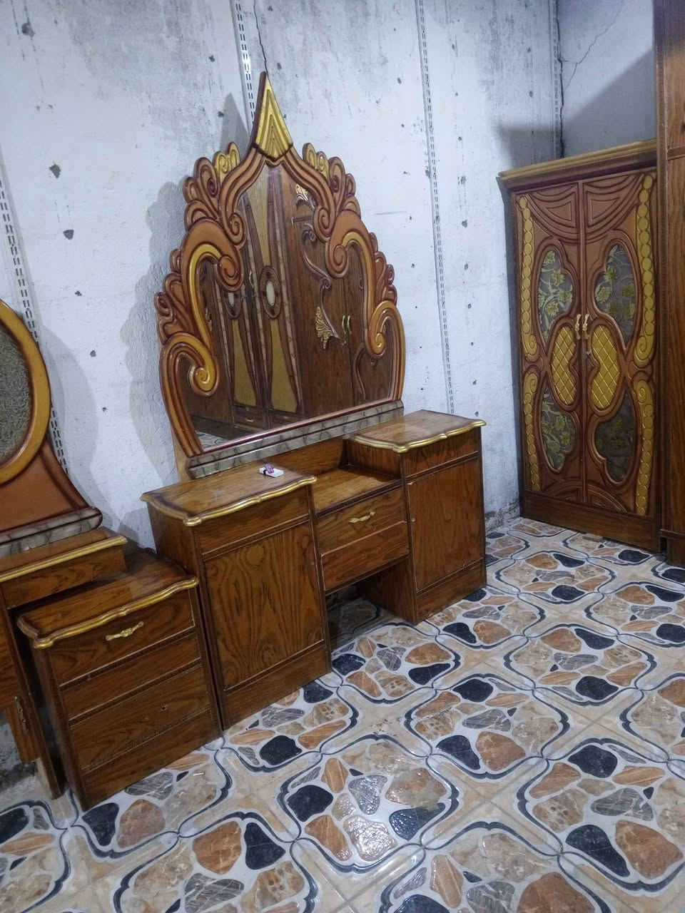 يا الله غرفت اخشاب  للبيع السعر 600 وبيه مجال قليل ***********
