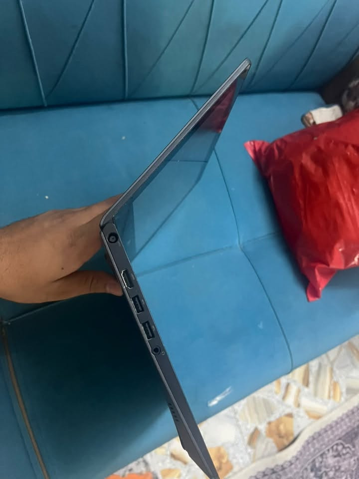 سلام عليكم عندي حاسبات عدد 5
كلهن شغالات اعلى سعر أبيع ابيعهن كلهن أو وحده وحده عنواني بغداد الشعله ***********
