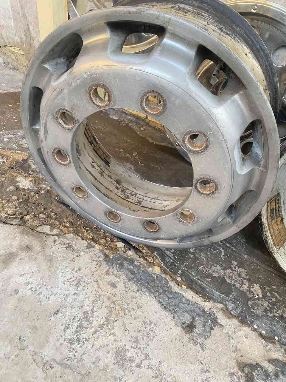ويل كب • قطع غيار