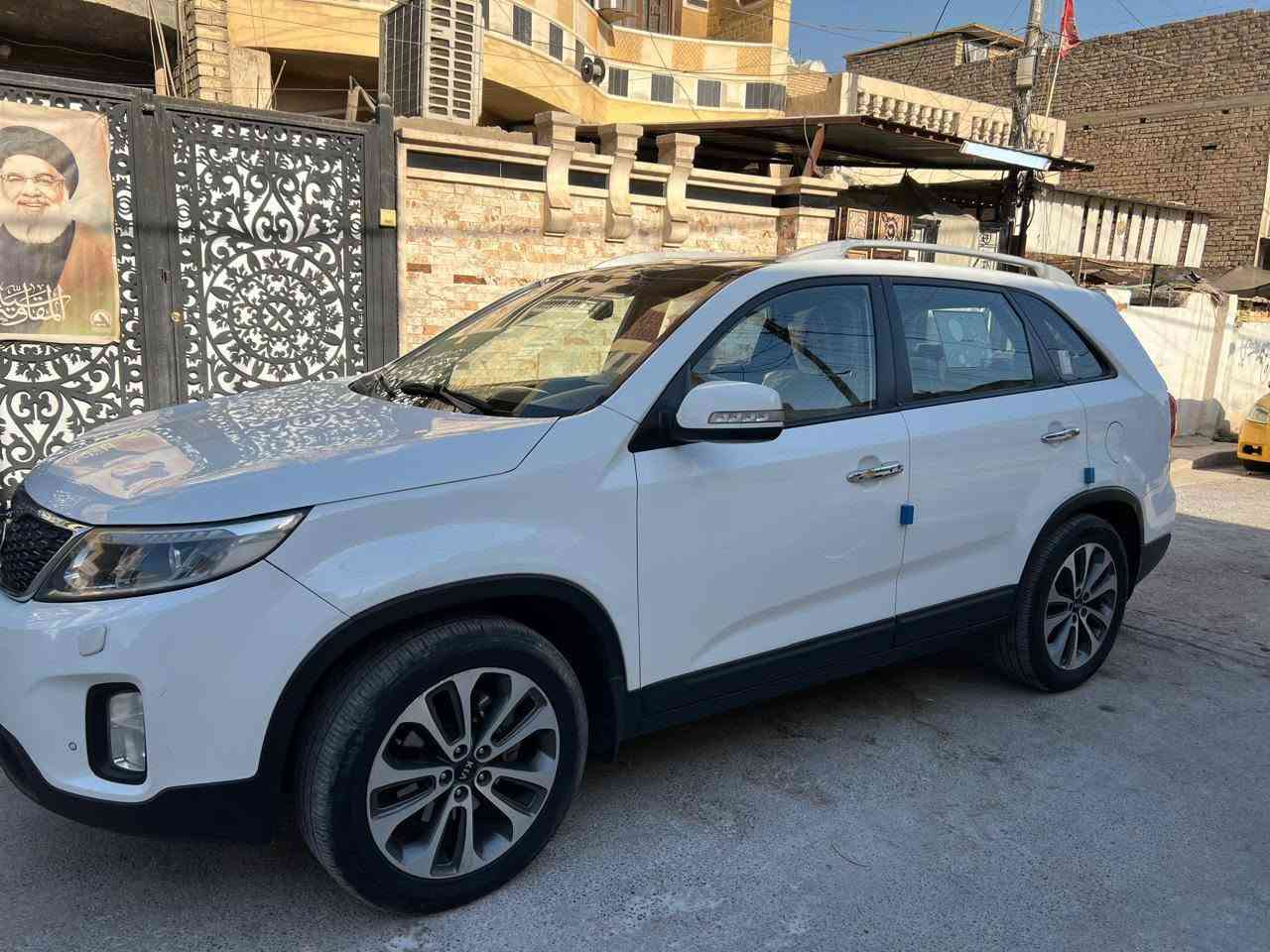 السلام عليكم سورنتو14 كويتيه فول عده فور ويل ماشيه 190 السياره خير من الله بكان السياره بغداد باسمي تحويل ثانيوم السعر 185وبيه مجال***********
