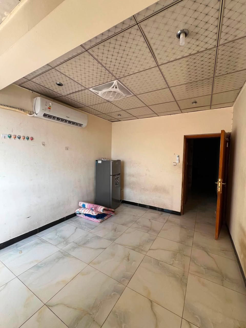 🏢 شقق للإيجار – الكرادة / شارع العطار
📍 موقع مميز في الكرادة – شارع العطار

🔹 شقة غرفة وصالة

• غرفة نوم

• صالة

• مطبخ

• حمام

• بالكون

🔹 شقة غرفتين وصالة

• غرفتين نوم

• صالة

• مطبخ

• حمام

• بالكون

🛗 مصعد متوفر 24 ساعة

📞 للاستفسار والحجز: 

***********

***********

🏢 شركة عصر حمورابي للاستثمار والتطوير العقاري

📍 الكرادة – شارع العطار – بناية عصر حمورابي

🔑 نستقبل جميع العروض العقارية بيع | شراء | إيجار | إدارة أملاك

#شقق_للايجار #الكرادة #شارع_العطار #بغداد #عقارات_بغداد #ايجار_شقق
