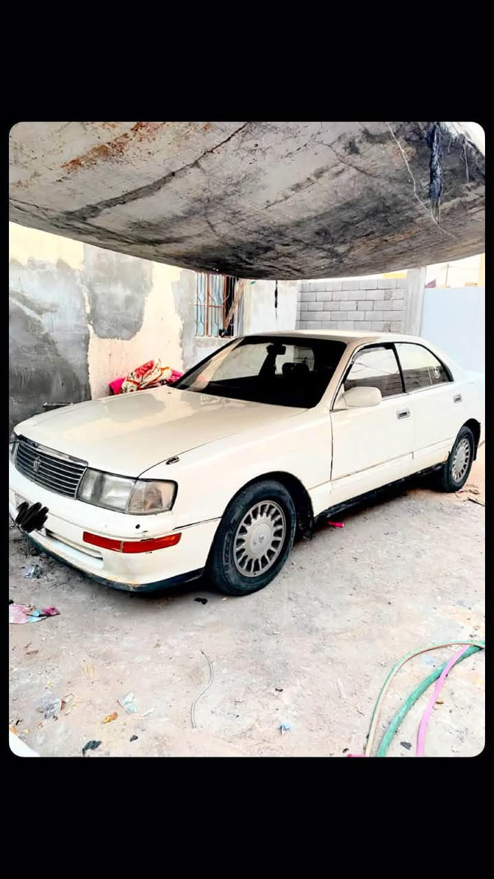 سياره بطه موديل 2000 رقم بصره 
سياره مكفوله من كص ونقل 
ومكينه وكير واصوليات مكفوله 
بس راعي سياره يريد تحويل 
يعني الي يشتري سياره يحول بسمه 
رقم تلفون***********
سعر 43 وبيه ومجال
